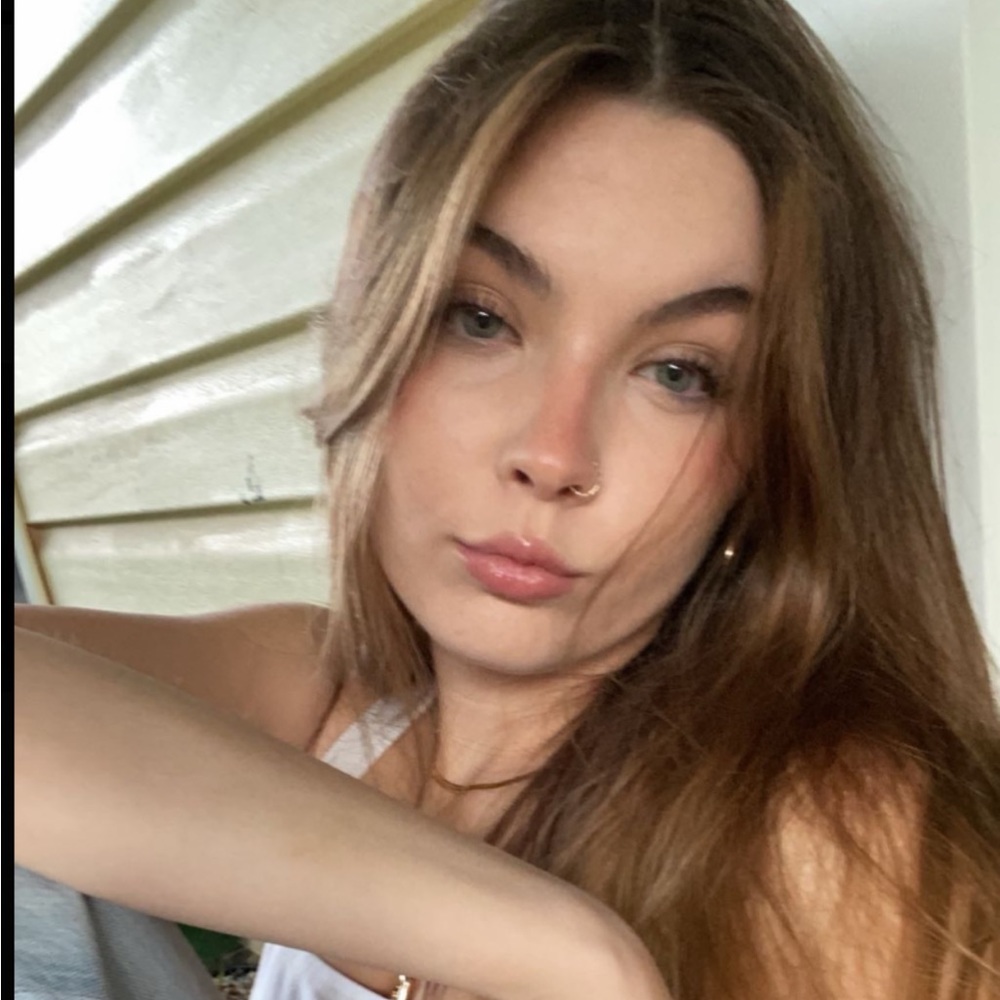 Meet your Posher, Ayla